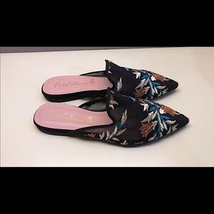 Pretty Ballerinas Handmade leather flats, pointy tip , floral black